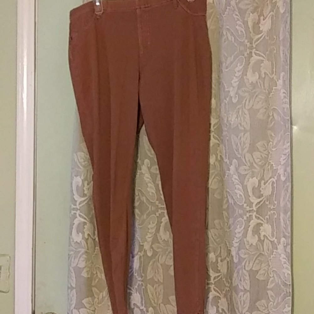Pants/colored jeans